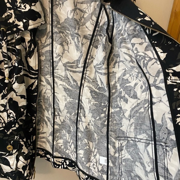St John Black and White Floral Leaf Print Lightweight Cotton Jacket - Picture 7 of 11